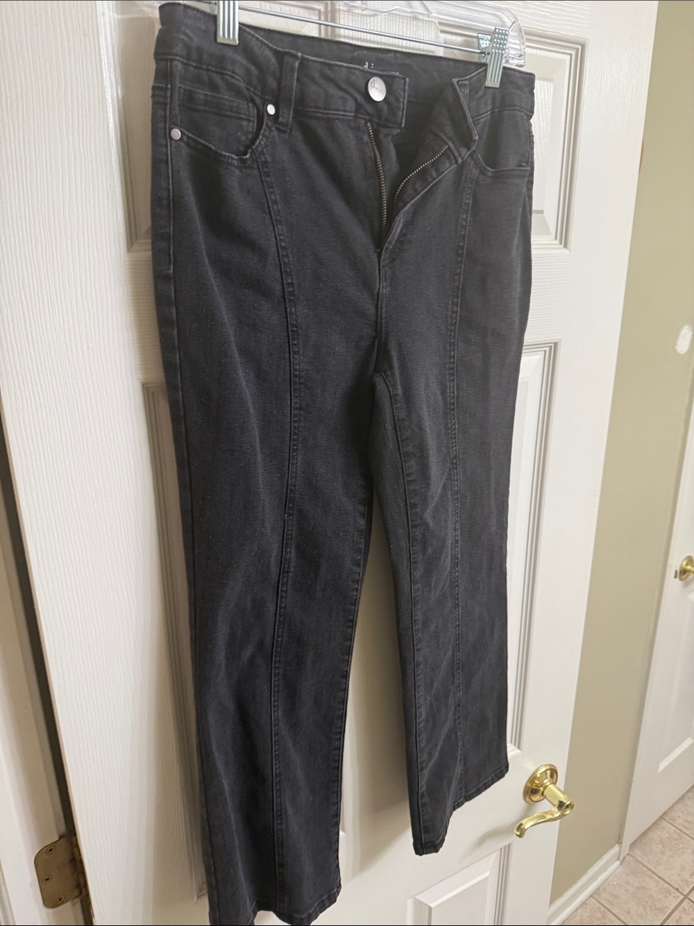 Women's Black High-Waist Jeans